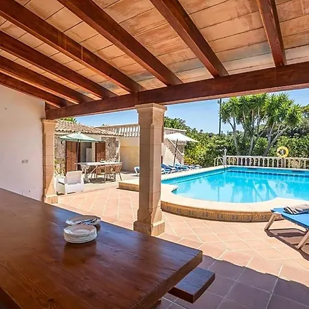 Sleeps 6 Pool Air Con Wifi