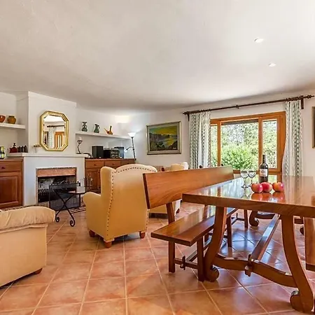Villa Sleeps 6 Pool Air Con Wifi